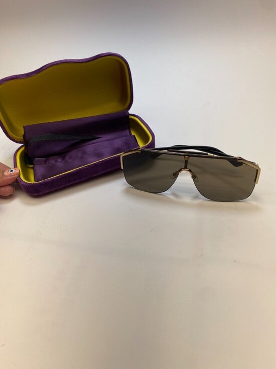 Gucci Accessories - Gucci Womens Brown Sqyare Oversized Gold Frameless 62MM Shield Sunglasses